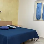 Angela * 维耶斯泰